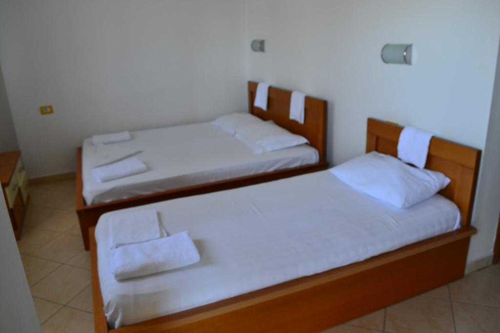 Hotel Alpine Vlorë 外观 照片